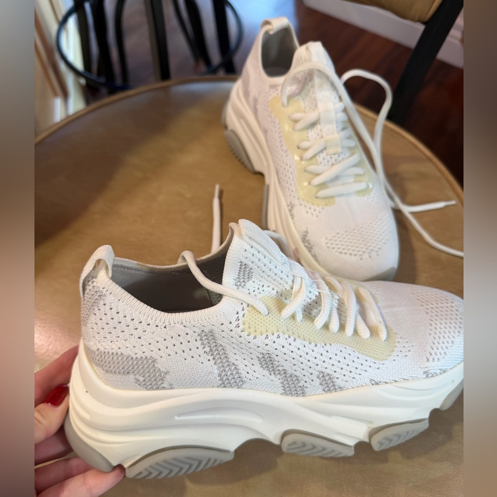 Steve Madden White and Cream Knit Sneakers - Picture 2 of 6